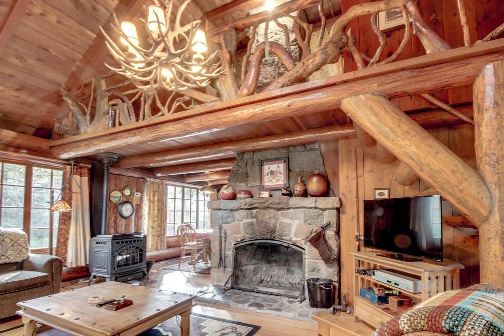 Zoe'S Log Cabin Welches Zewnętrze zdjęcie
