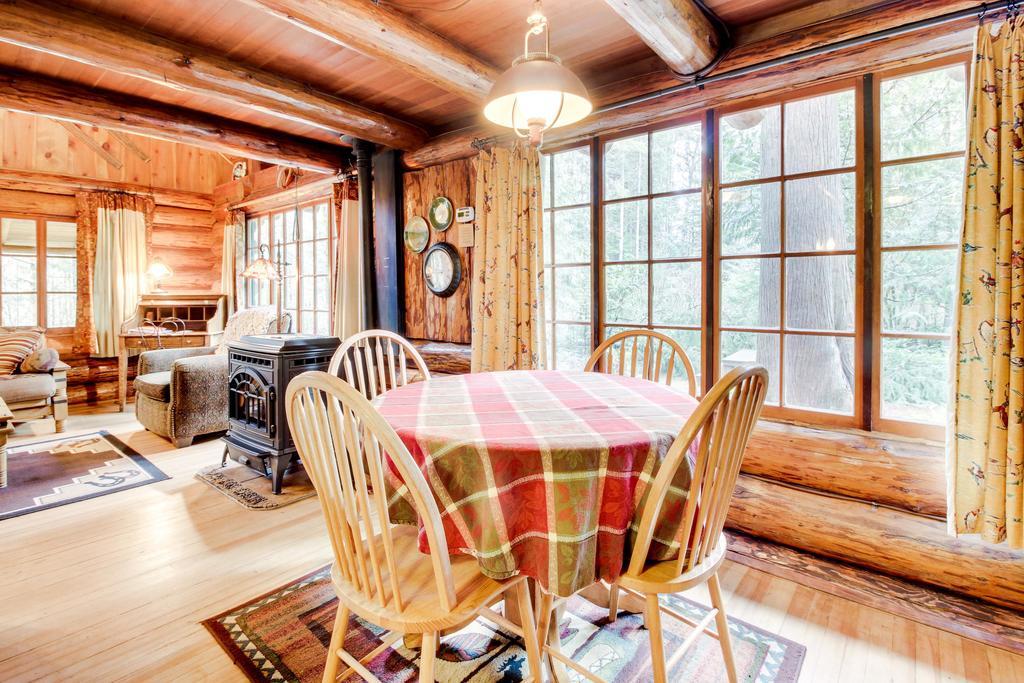 Zoe'S Log Cabin Welches Zewnętrze zdjęcie